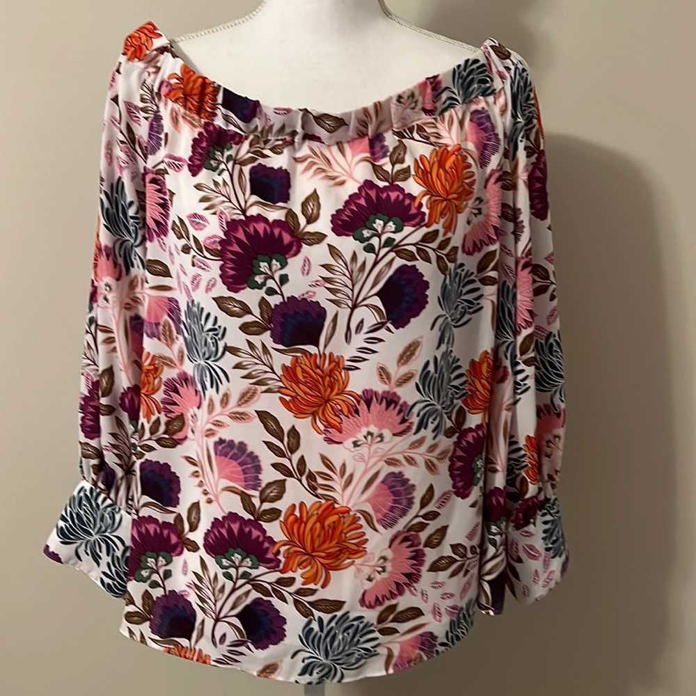 🥳🥳HP NWOT INC Floral Off the Shoulder Blouse